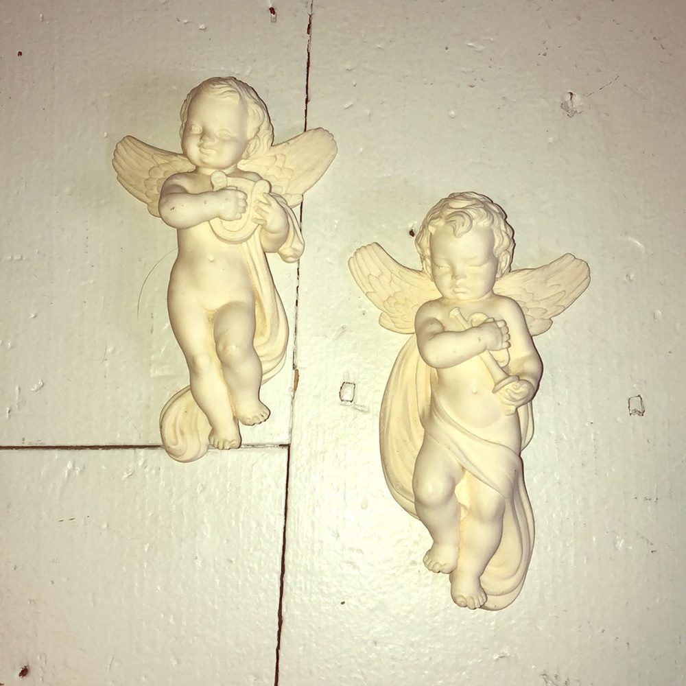 A Giannelli cherub figurine wall hangings - Picture 7 of 7